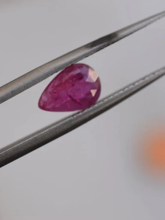 Gorgeous hot pinkish red ruby 1.20 carats - Picture 7 of 8